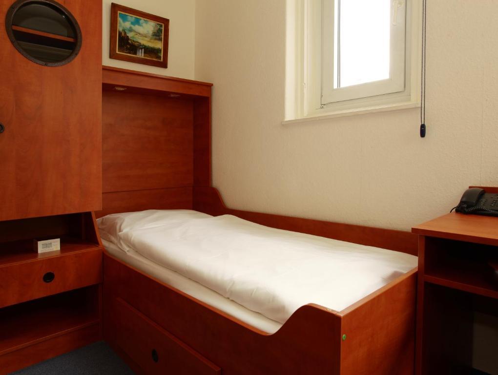 Economy Single Room,31239872:JPEG